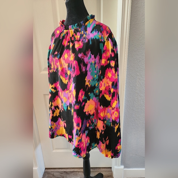 SHEIN Tops - Colorful Abstract Women's Top